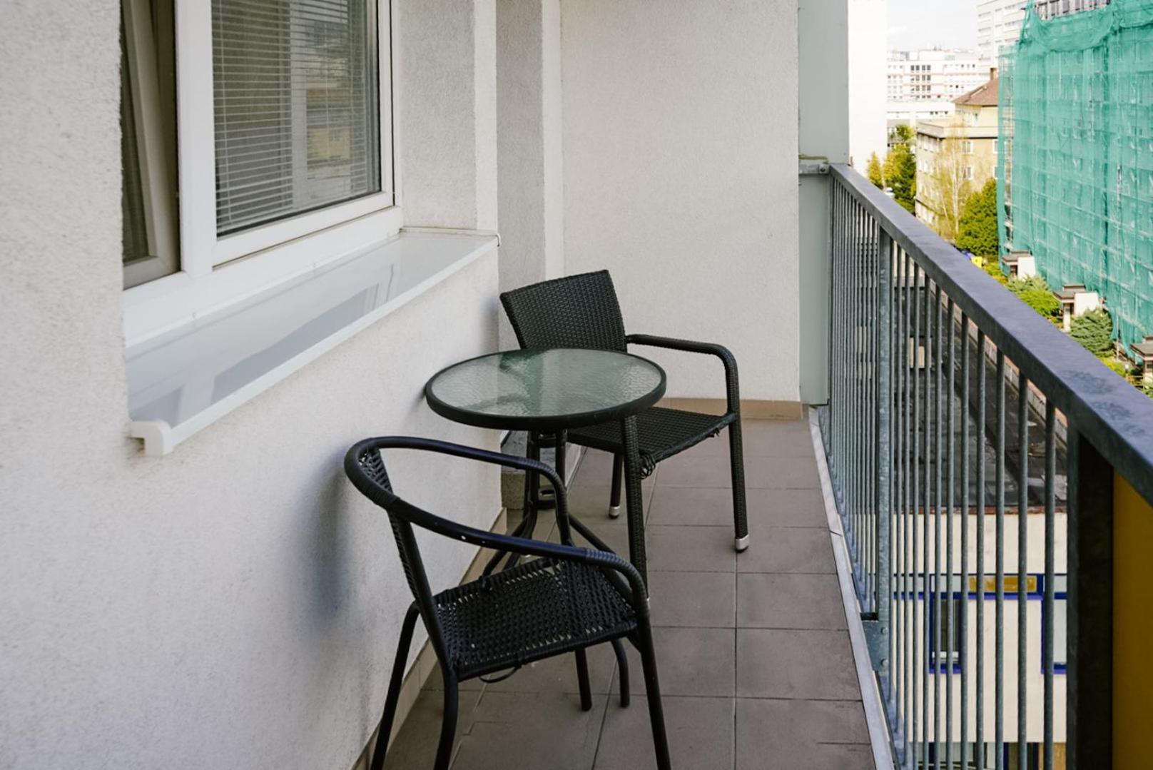 Nivy Balcony Next To Bus Station Apartmán Bratislava